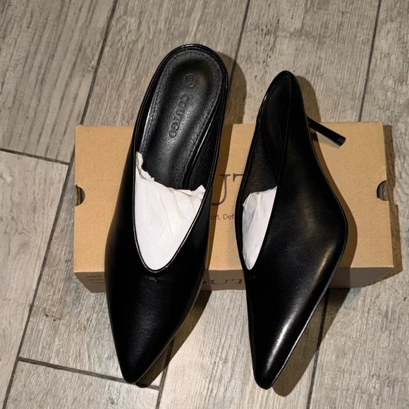 Black Women's Mules with kitten heel - Picture 2 of 7